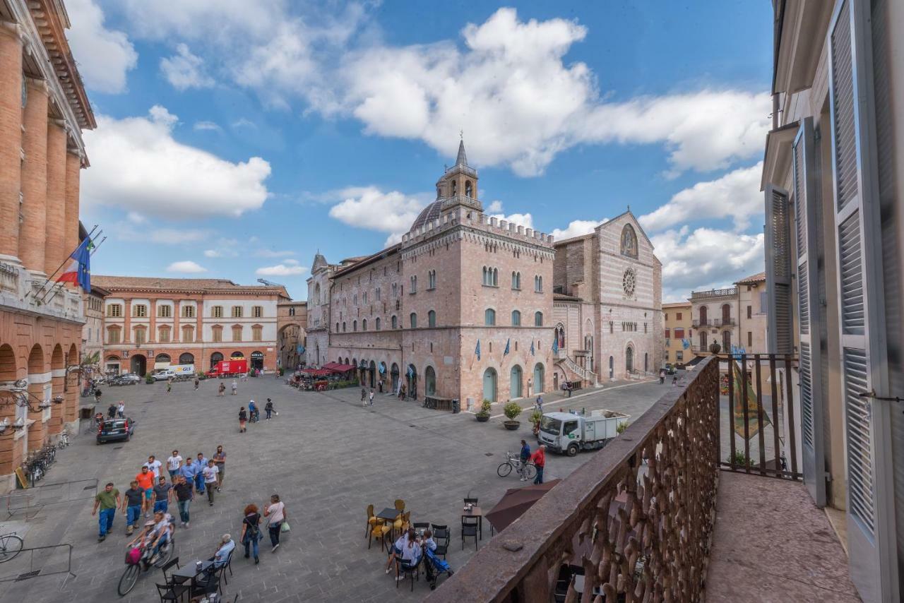 La Residenza In Piazza Grande Daire Foligno Dış mekan fotoğraf